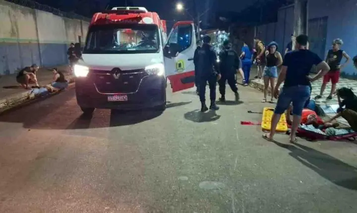 Duas motocicletas colidem e deixam vítimas em estado grave em Porto Velho