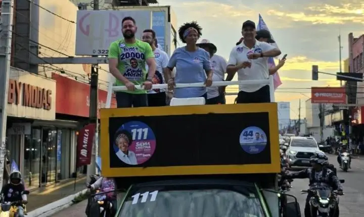 Sílvia Cristina faz grande carreata pelas ruas da capital