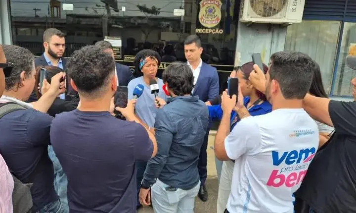 Sílvia Cristina vai à PF e solicita apuração de áudio com ofensas racistas